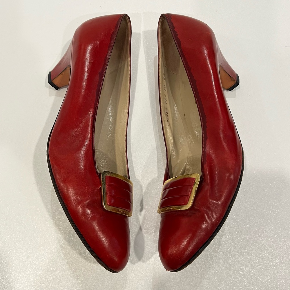 Vintage Salvatore Ferragamo Pumps Heels Red Leather Gold Buckle Slip-On US 10